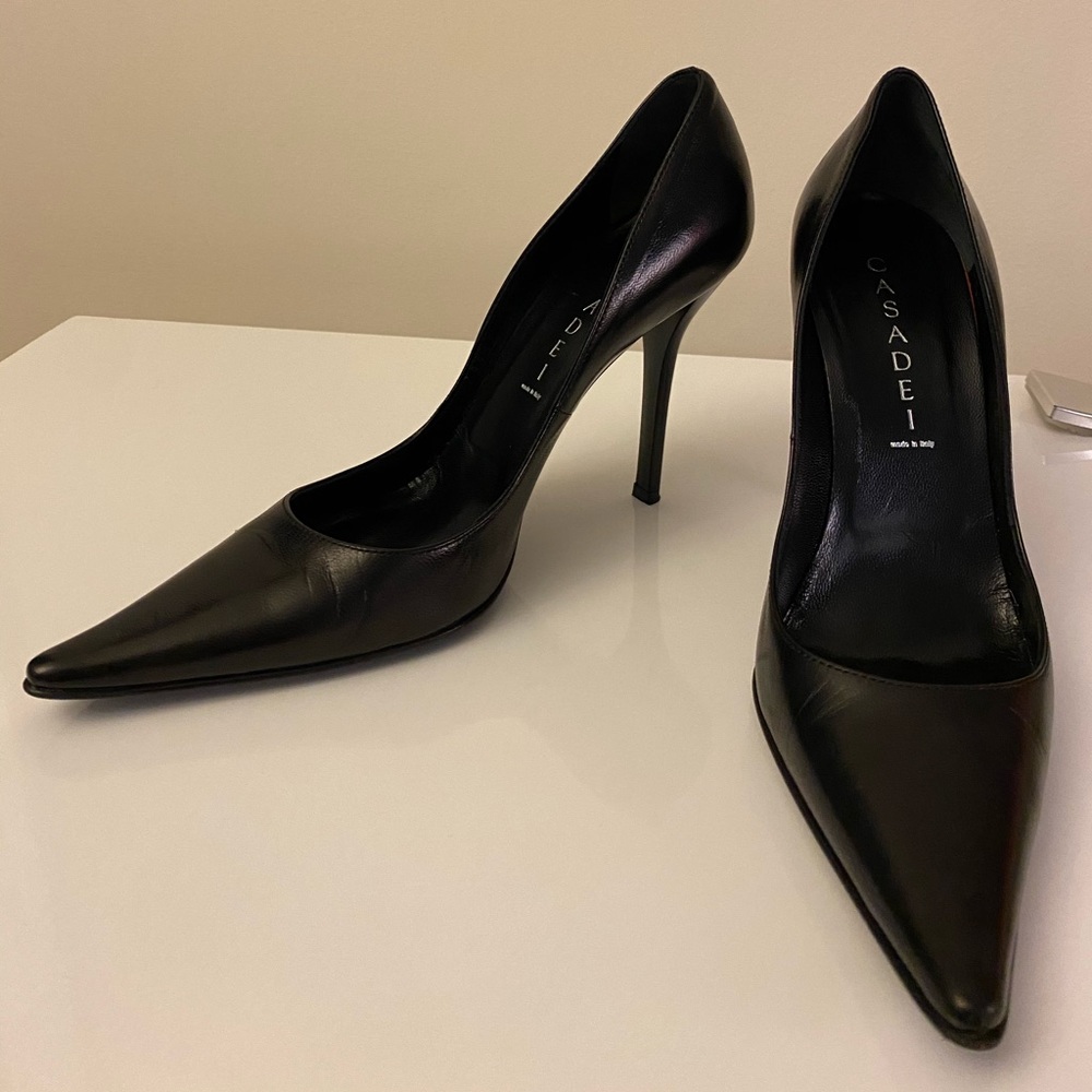 Super elegant black pumps by Casadei